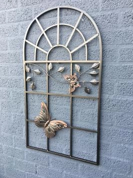 Metalen venster - vlinder - oud bruin - rustieke decoratie